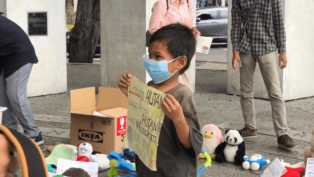 Rebels hold a Toy strike on World Children’s Day